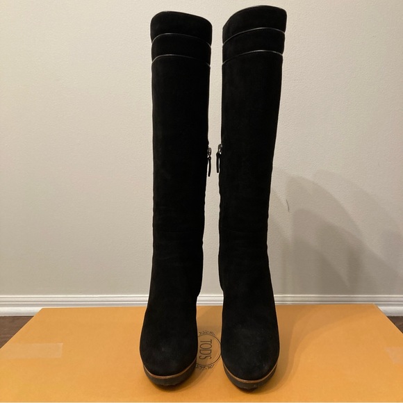 Tod’s Tall Suede boots - Picture 6 of 16